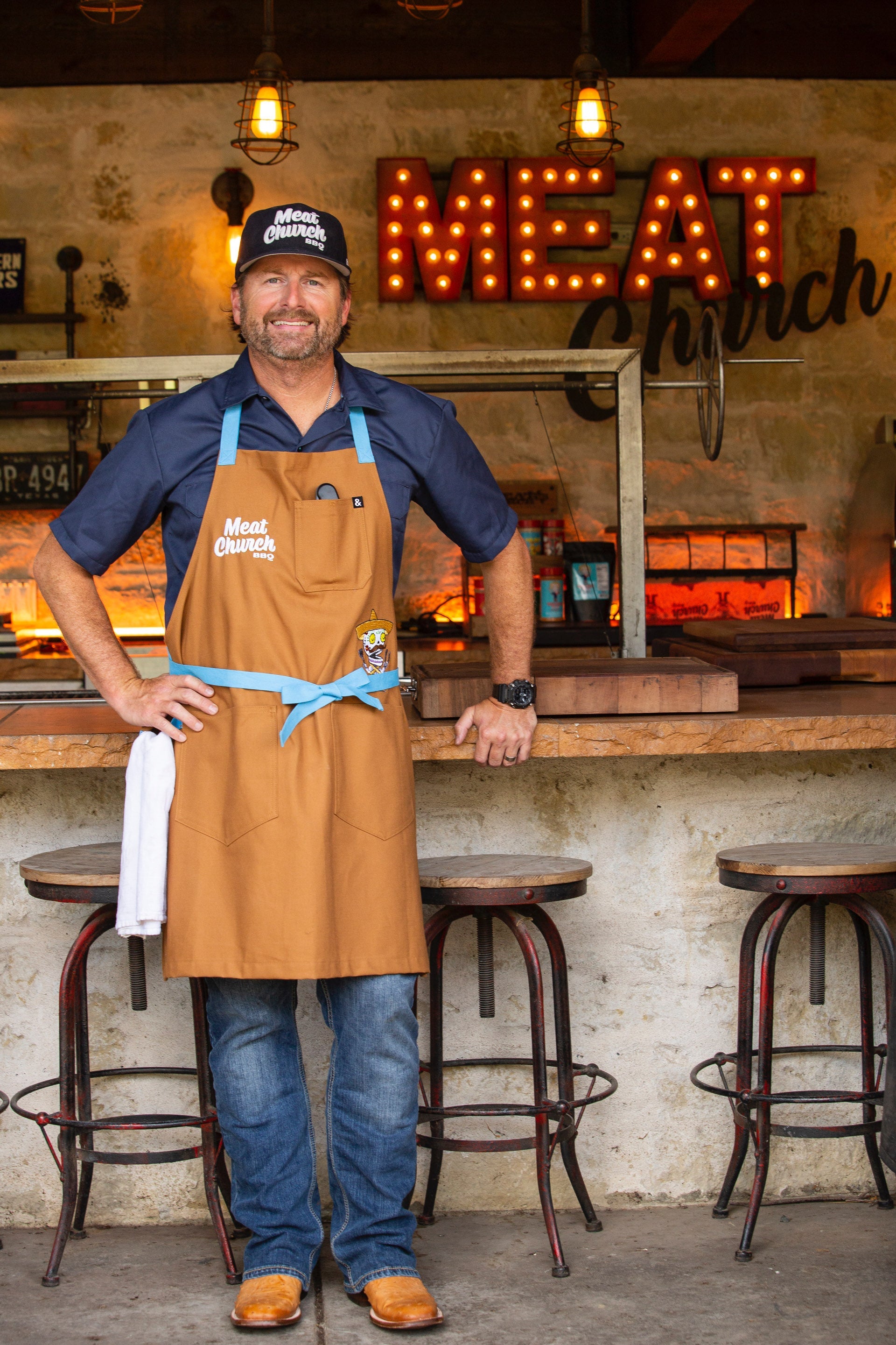 hedley-and-bennett-meat-church-apron-duck-tan-w3 image_912805a7-8b3f-48b2-8698-64cb1afdc18a.jpg